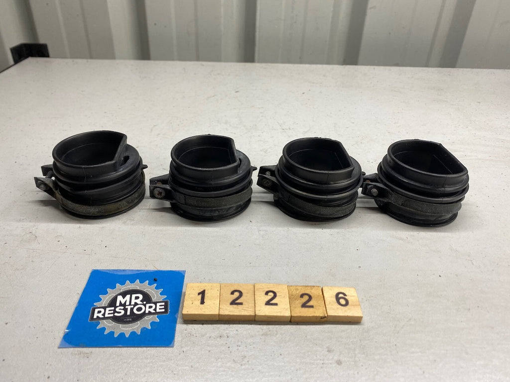 Suzuki RF900 Carb Holders & Clips (set) 13881-31E00 09402-58208