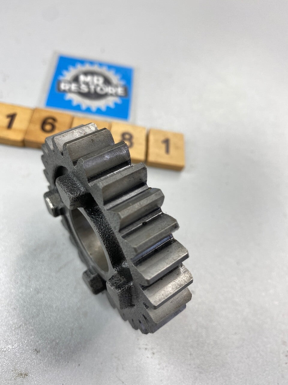 Suzuki RGV250 1989-96 6th Drive Gear (25T) 24261-12C01 