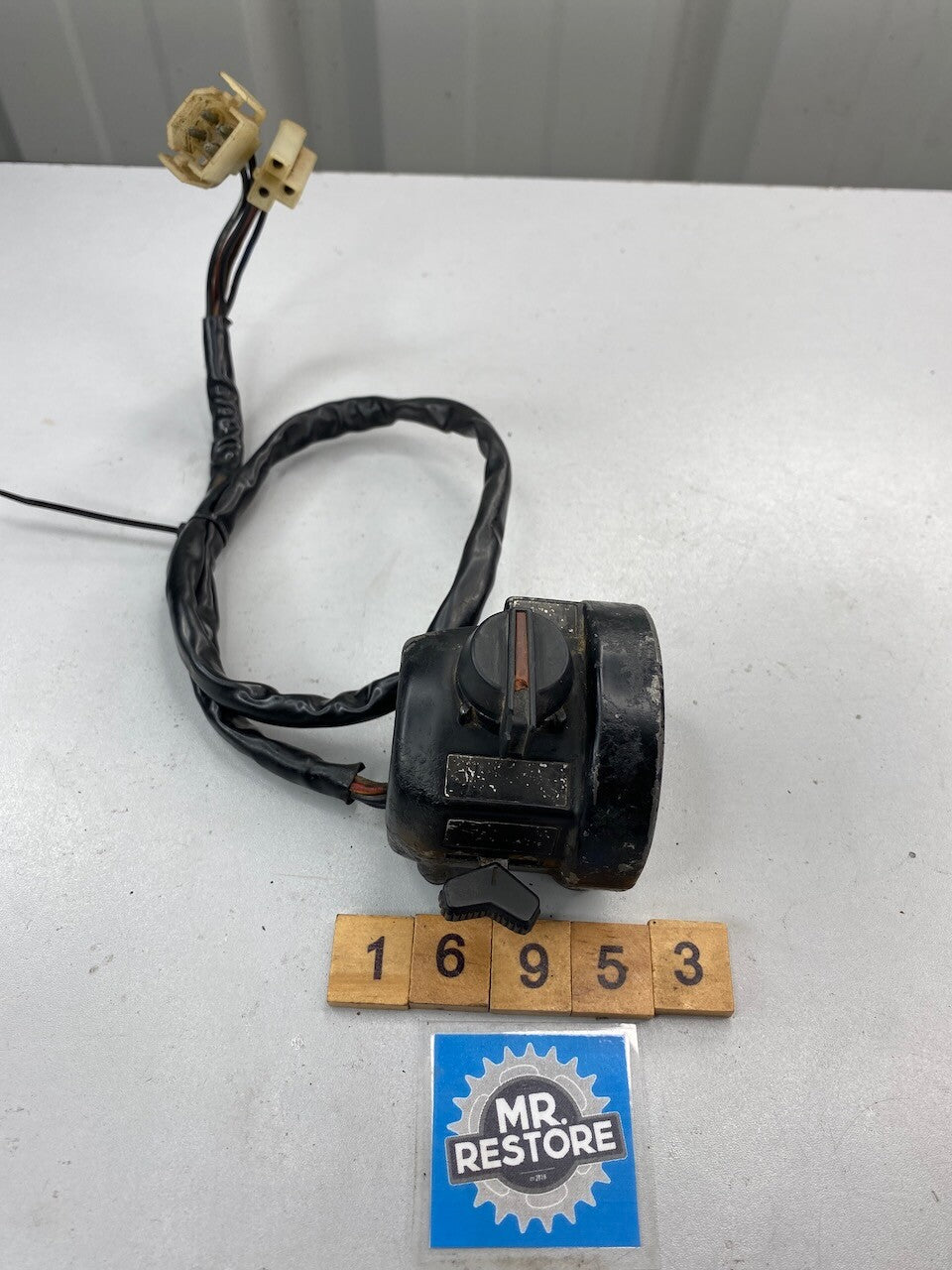 Yamaha SR500 SR400 R/H Handlebar Switch 2J3-83975-80-98