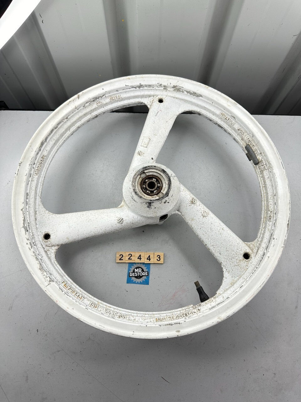 Yamaha TZR250 1KT 2MA Front Wheel 17 x 2.15 (F-33)