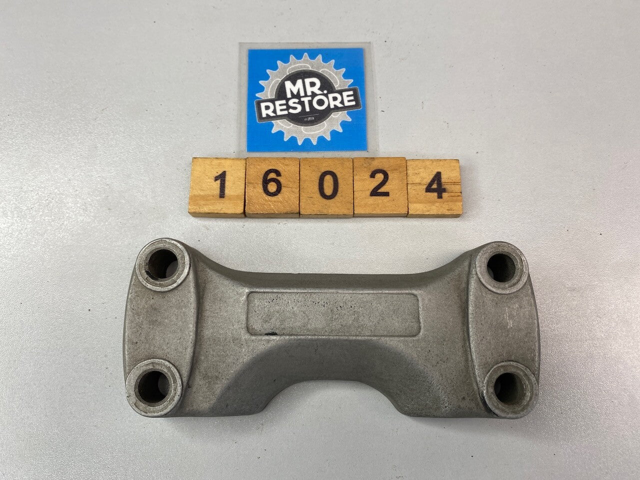 Suzuki GSX1100 Handlebar Top Clamp 56211-49200-291