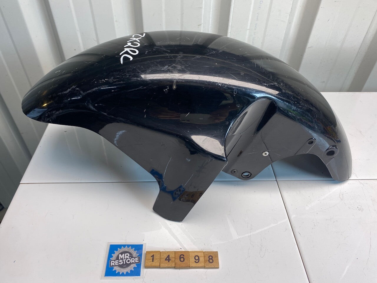 Kawasaki ZX2RC Front Mud Guard Fender 35004-1284