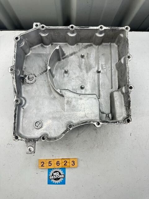 Honda CBR900RR Fireblade 1992-1999 Oil Pan Sump 11210-MAE-000