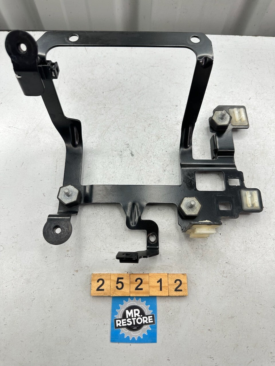 BMW K1300R Pressure Modulator Integral ABS Pump Carrier Bracket 2009-14