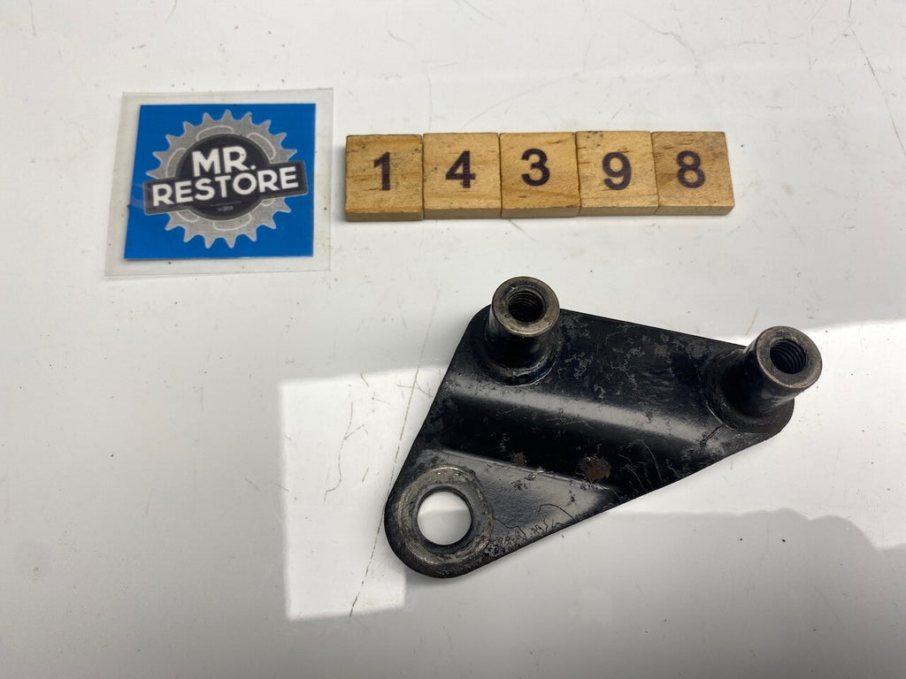 Kawasaki GPZ900R ZX900 Rear Engine Mount Bracket 32029-1322