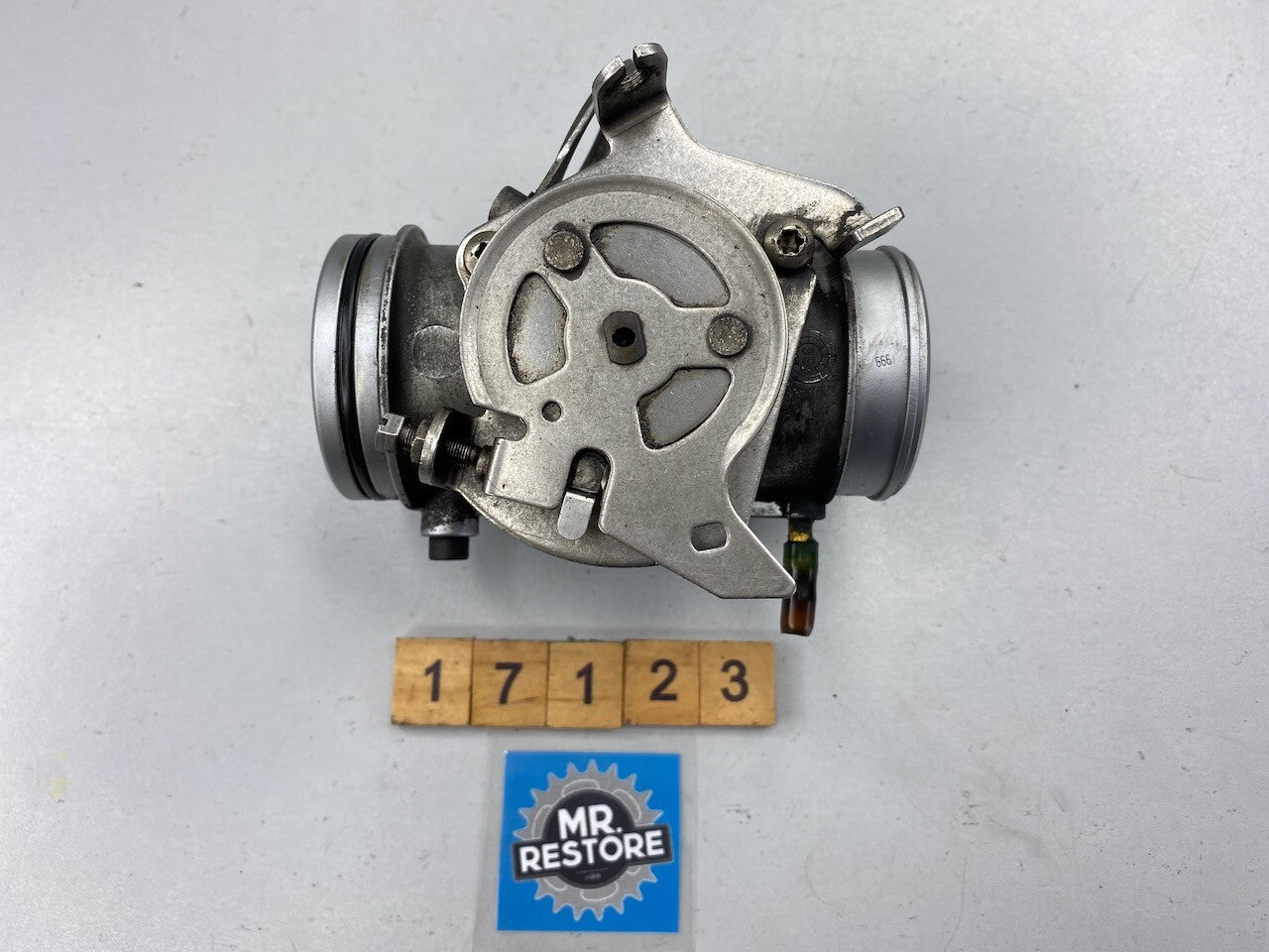 BMW R1100RS R1100RT 259T 259S L/H Throttle Body Butterfly 13542325851