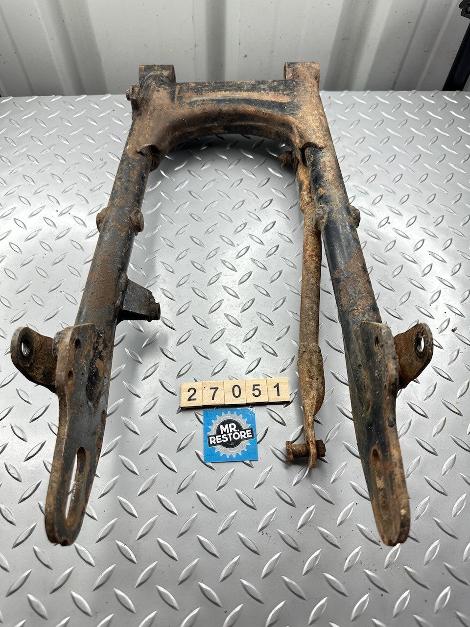 Yamaha AG100 1975 Swing Arm & Torque Bar