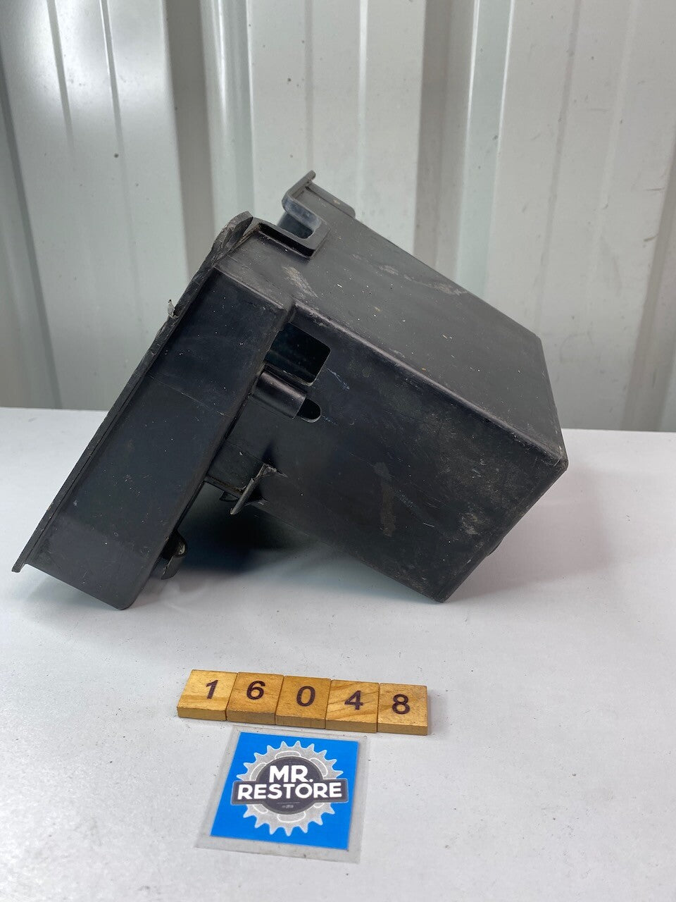 Kawasaki GPZ900 R ZX900 Battery Case Holder 32097-1102