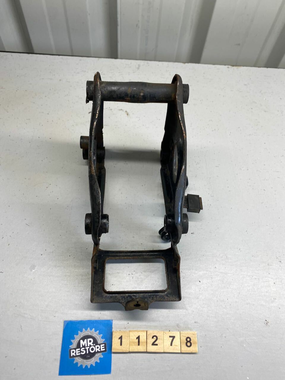 Suzuki GSX250FW Rear Suspension Arm Shock Holder Bracket