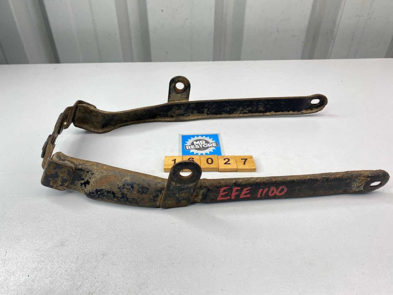 Suzuki GS1000 GS850 GSX1100 GSX750 Rear Fender Mudguard Stay Bracket 63120-49000