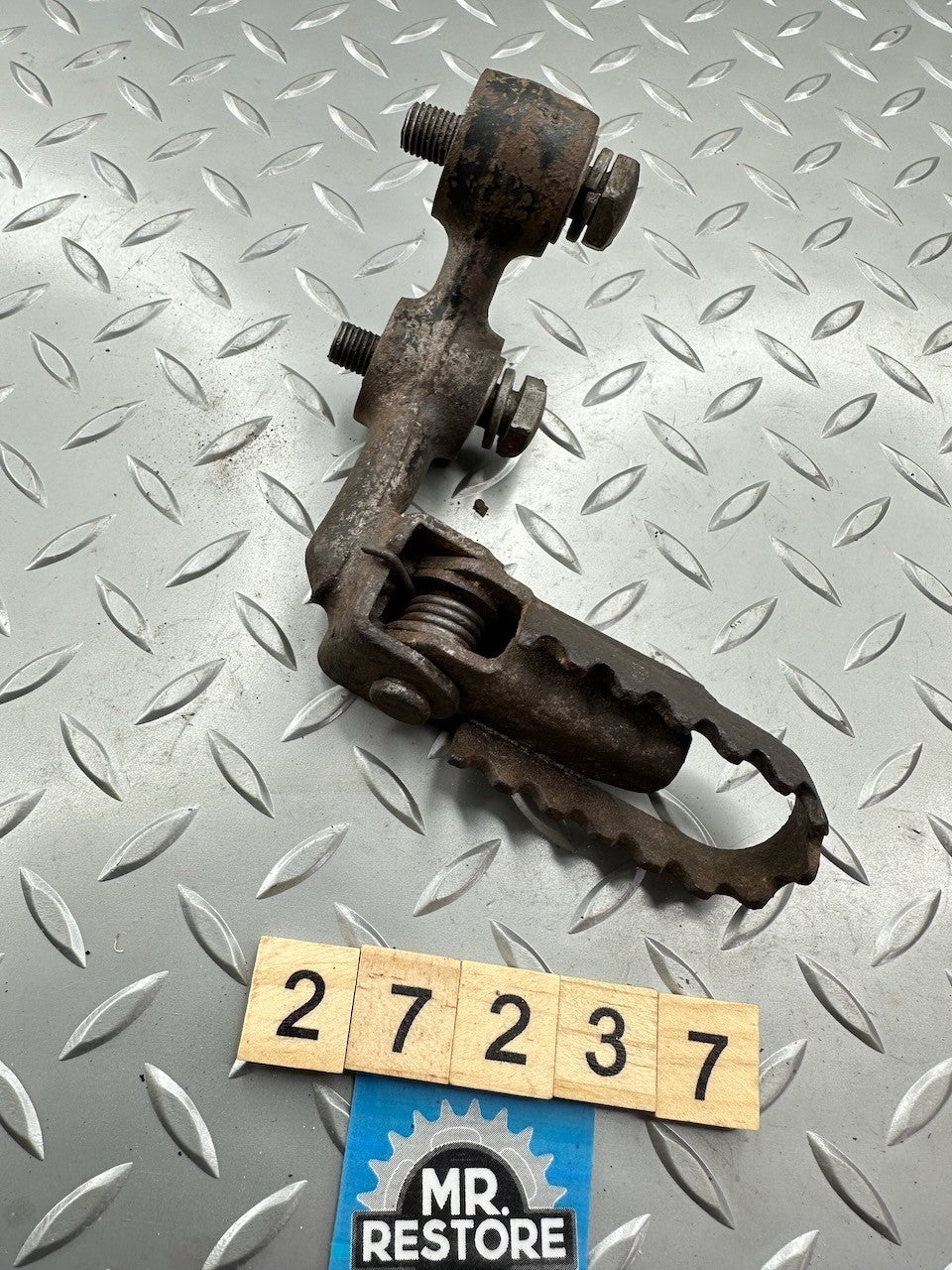 Suzuki SP370 78-79 Left Riders Foot Rest Peg & Bracket 43520-32400  43560-29300