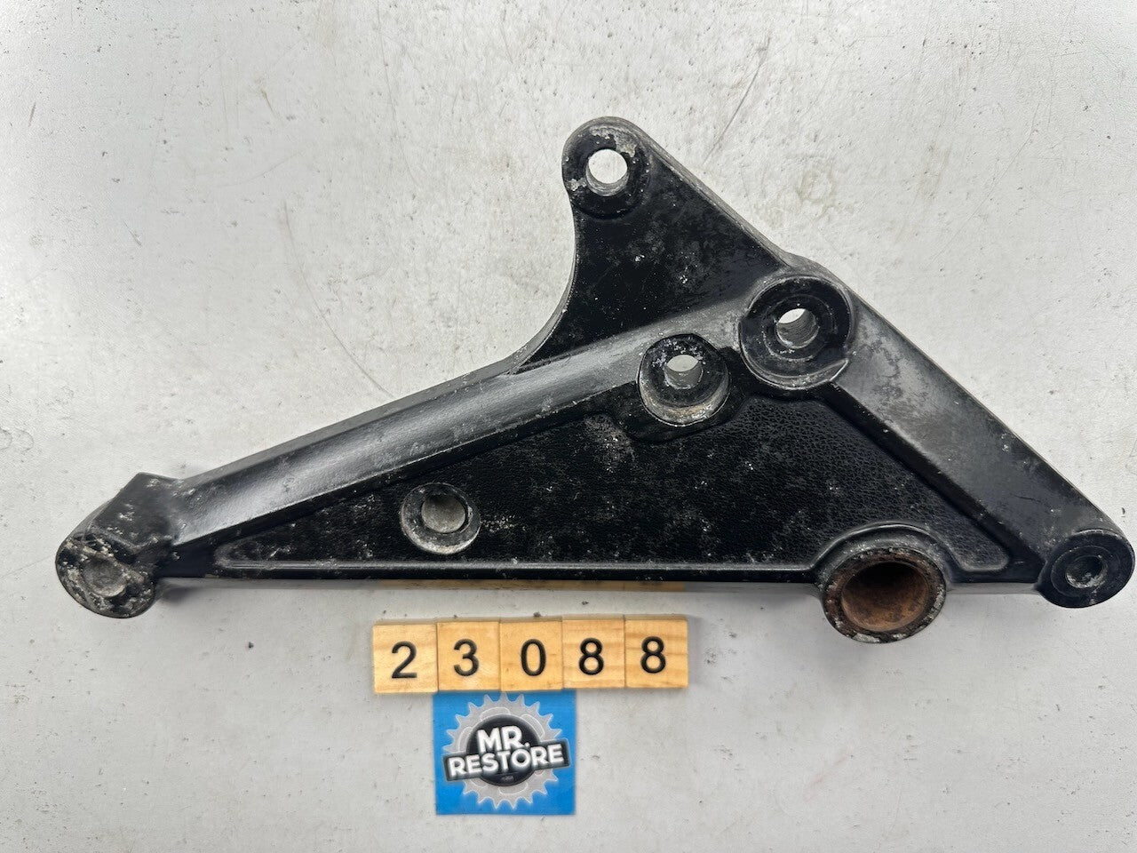 Kawasaki KZ1100 Z1100 KZ750 Z750 KZ650 Z650 Right Muffler Stay Foot Rest Bracket