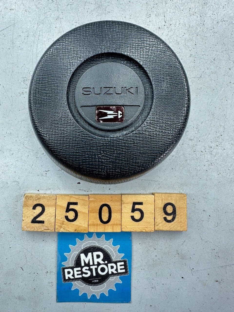 Suzuki LJ50 Steering Wheel Centre Hub