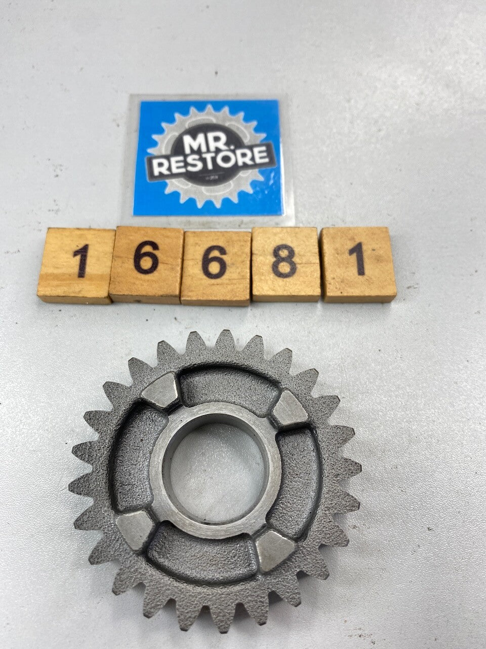 Suzuki RGV250 1989-96 6th Drive Gear (25T) 24261-12C01 