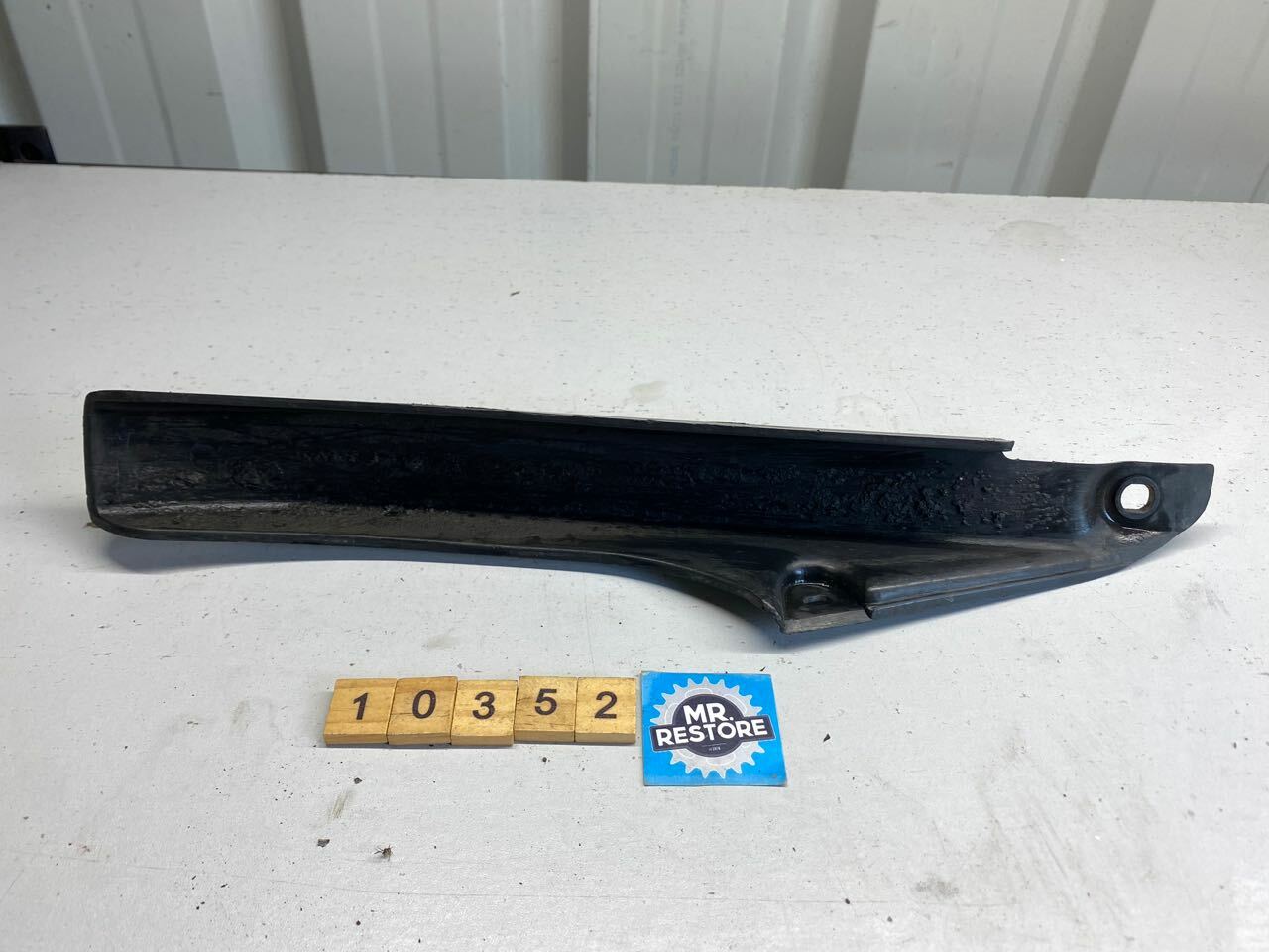 Yamaha FZR400 Chain Case Chain Guard with OEM decal