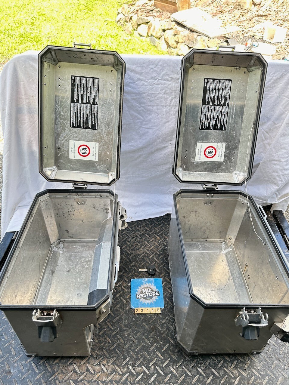 BMW R1200GS  ADV 05-13 OEM Aluminium Hard Side Panniers (& 1 key)