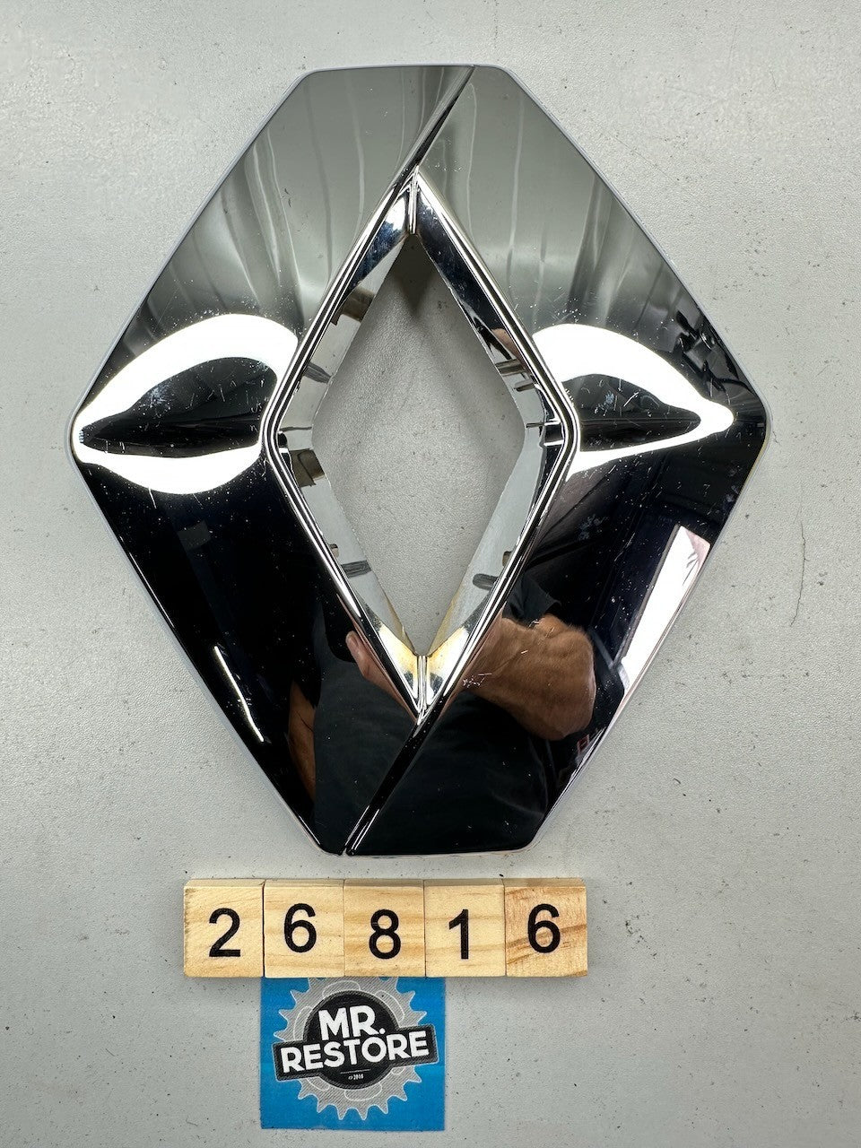 Ranault Clio Mk4 Captur OEM Front Bonnet Hood Badge 628900961R (180x145mm)