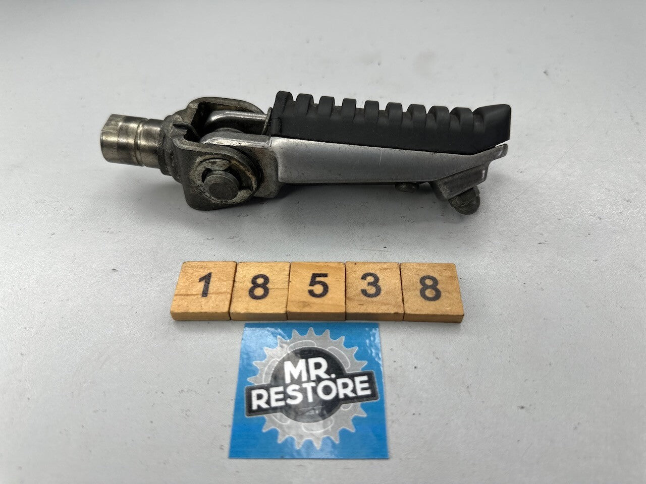 Kawasaki Z1000 ZR1000 Z750 ZR750 ZX 1200 900 600 R/H Footrest Peg 34028-1429