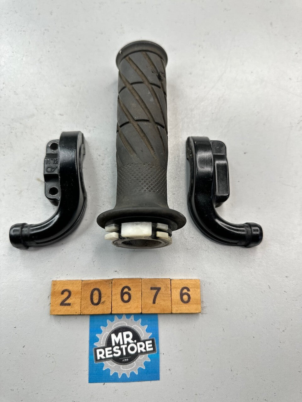 Yamaha YZF600R YZF750 FZR600 Throttle Grip Assy. 4JD-26240  3LN-26270-01