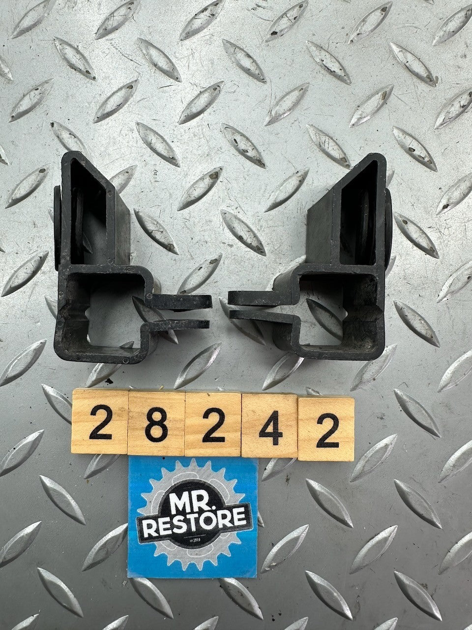 Suzuki RG500 RG400 Pair of Genuine Side Cover Holders & Grommets