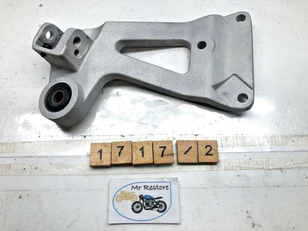 SUZUKI GSXR1100 K R/H pillion footrest bracket