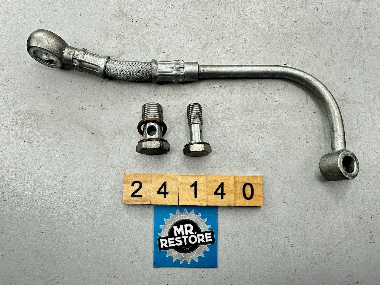 Triumph Daytona Speed Triple Sprint Tiger Trident Trophy - Oil Feed Pipe & Bolts