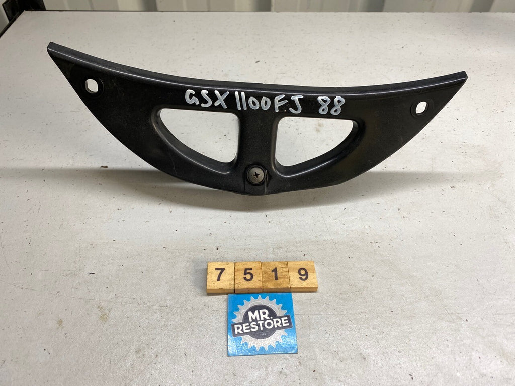 Suzuki GSX1100 FJ 1988 Centre Lower Fairing Panel & Mount