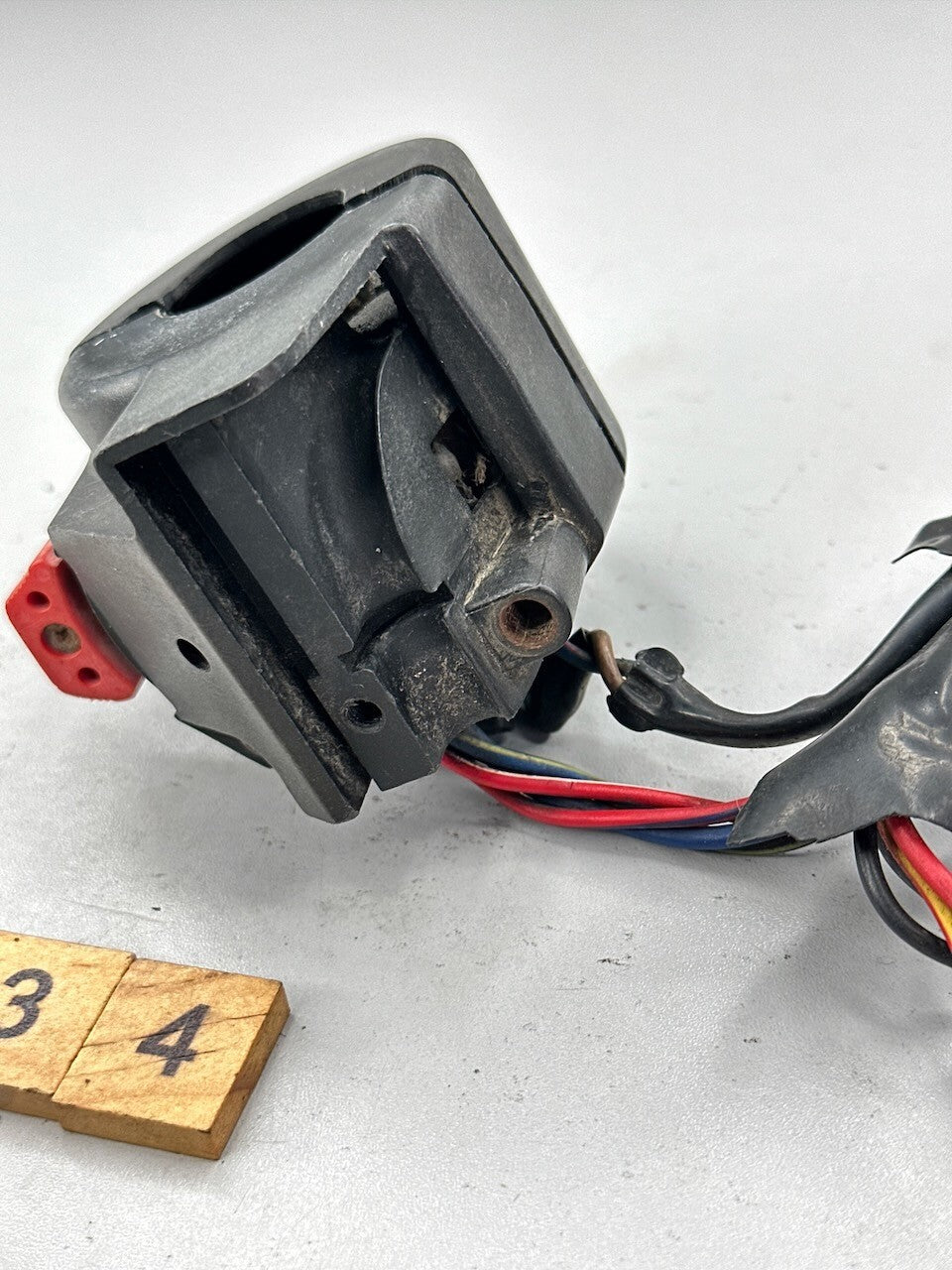 Kawasaki ZX750 GPZ750 R/H Handlebar Switch