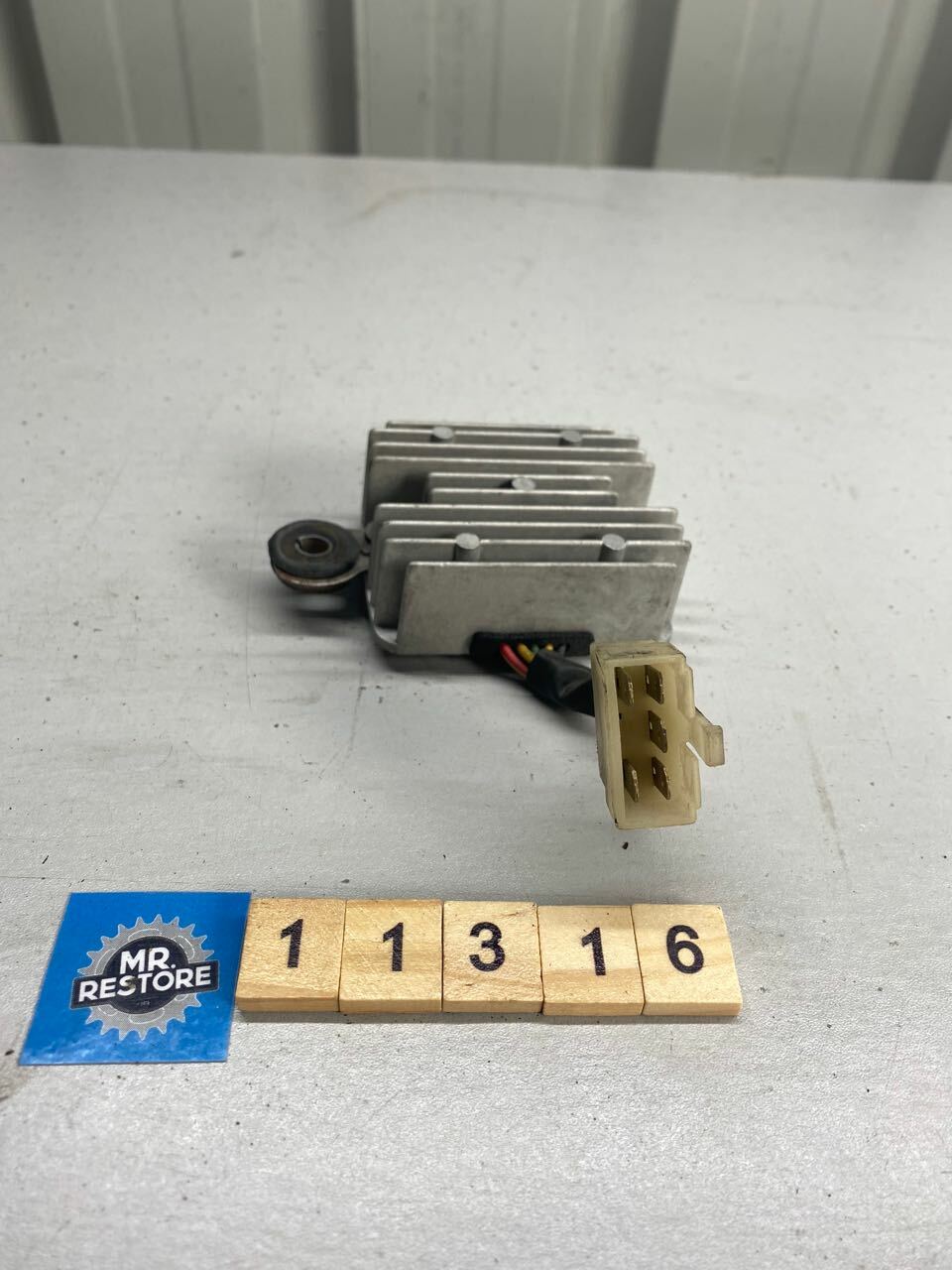 Honda CBX250 Regulator Rectifier OEM - SH525A-12