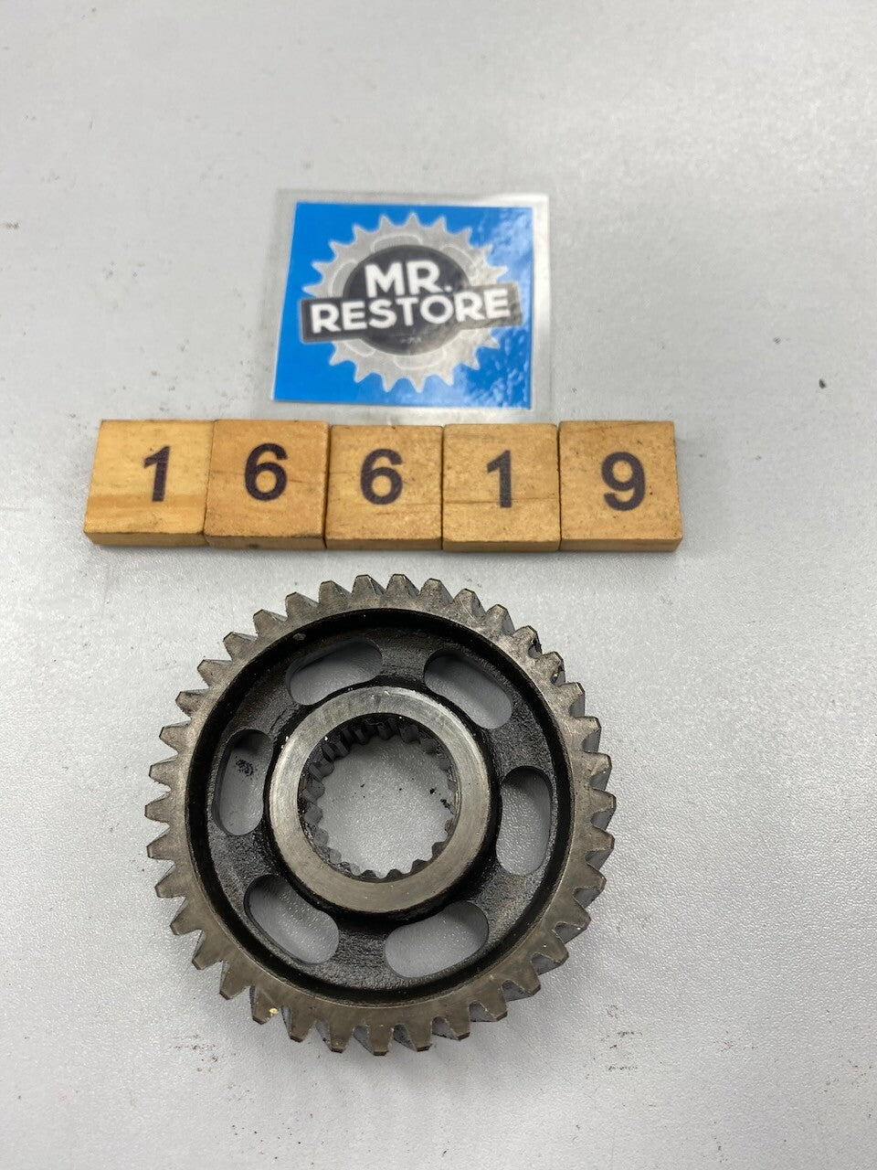 Honda CH250 Spacy CN250 Counter Gear 23422-KM1-000 (37T)