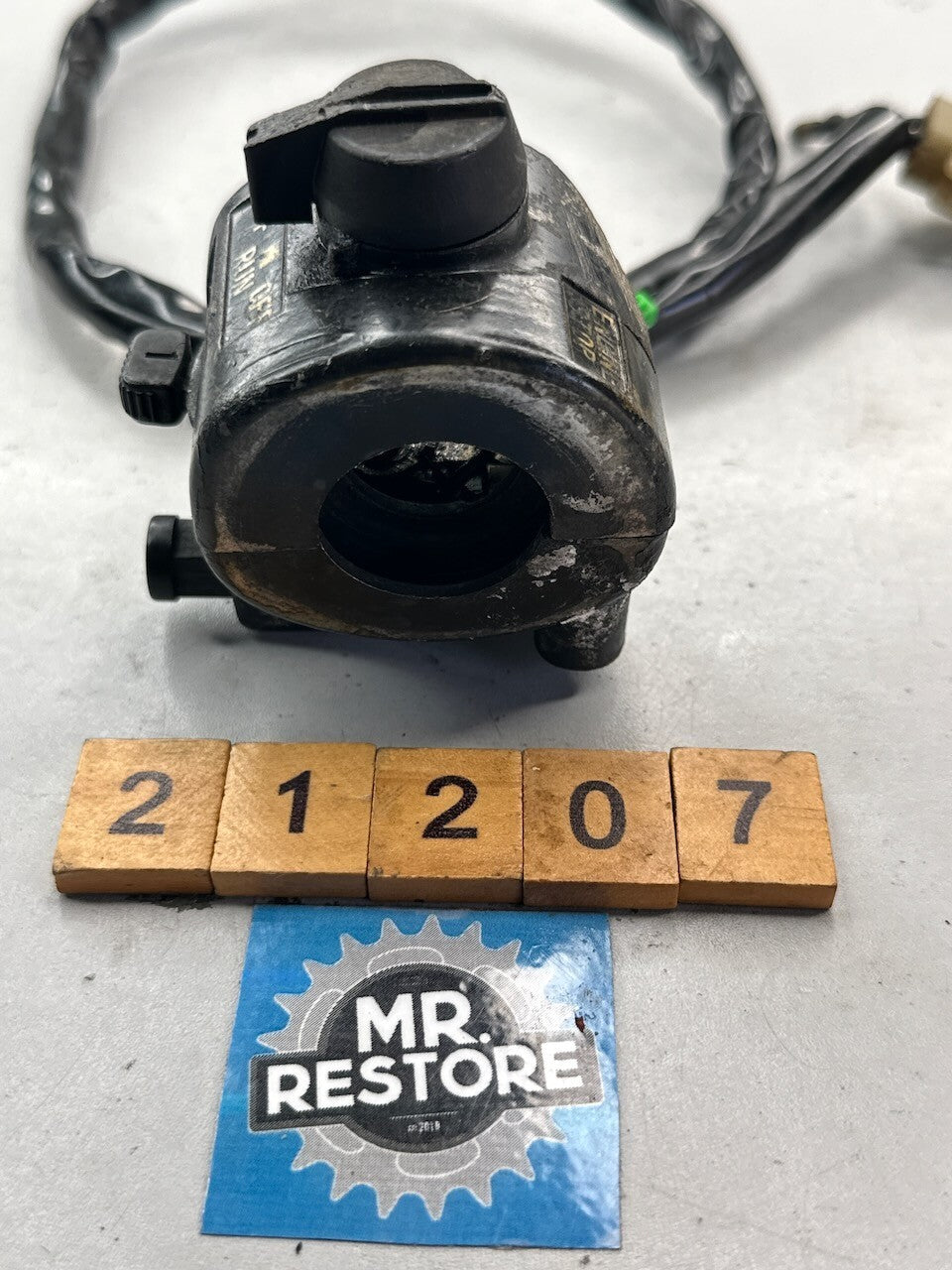 Yamaha SR250 R/H Handlebar Switch