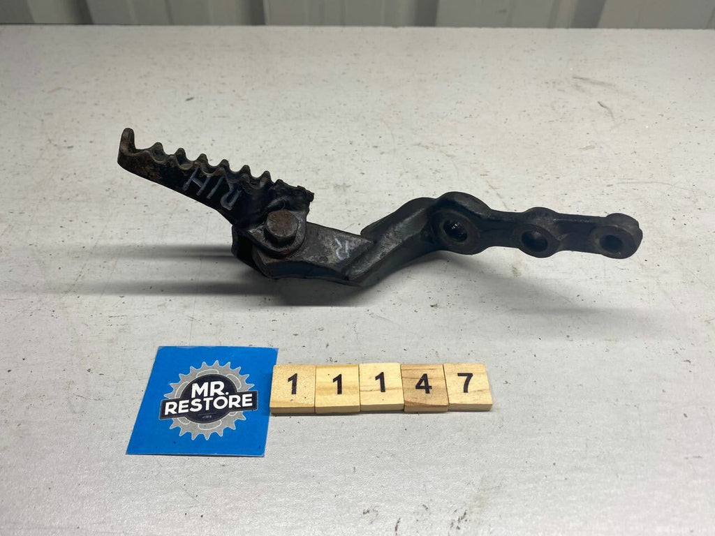 Honda XR250 1986-92 R/H Foot Rest & Bracket 50610-KT1-671