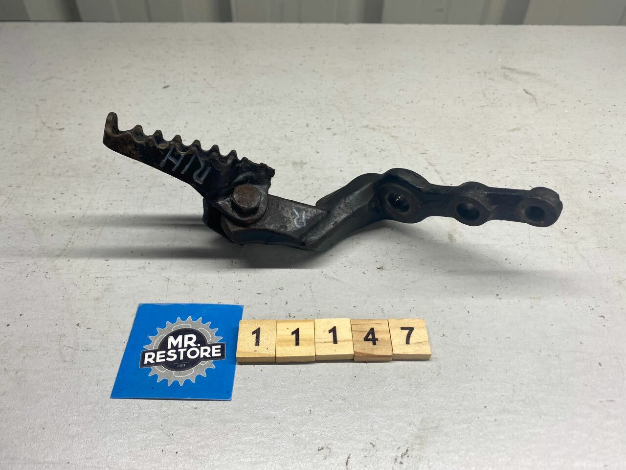 Honda XR250 1986-92 R/H Foot Rest & Bracket 50610-KT1-671