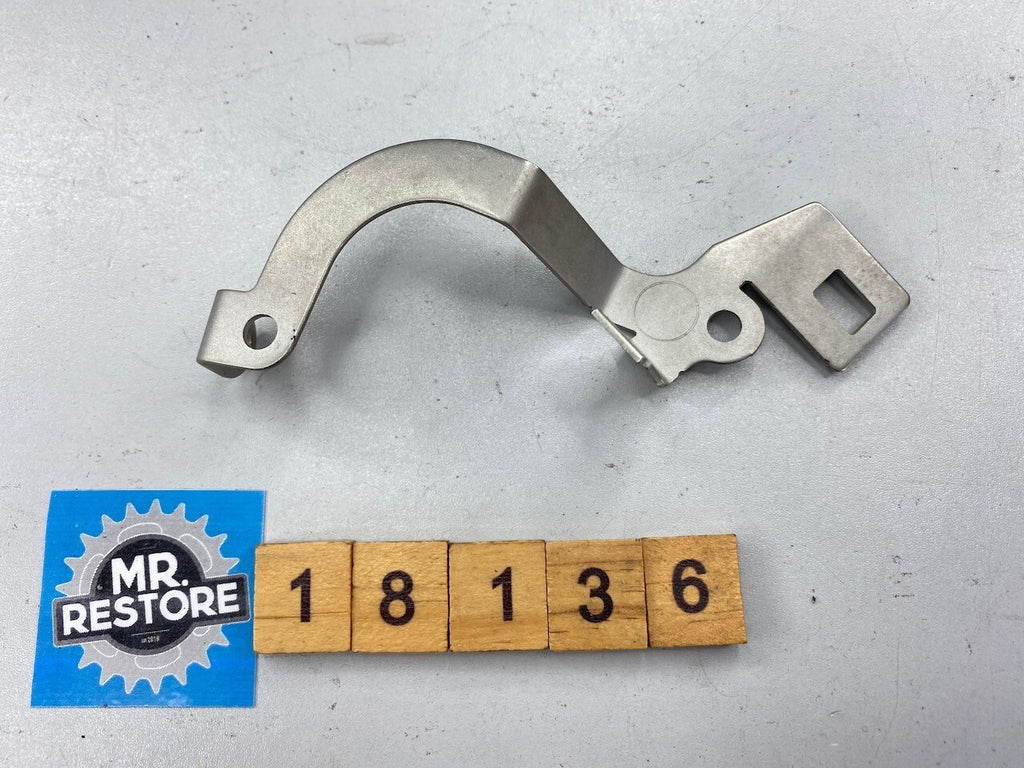 BMW R1200GS R1200RT R1200R R/H Retainer Panel 12137711052