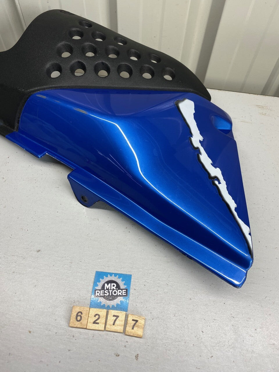 Triumph Tiger 900 1993-1998 (T400 885) Side Cover Left (2300819)