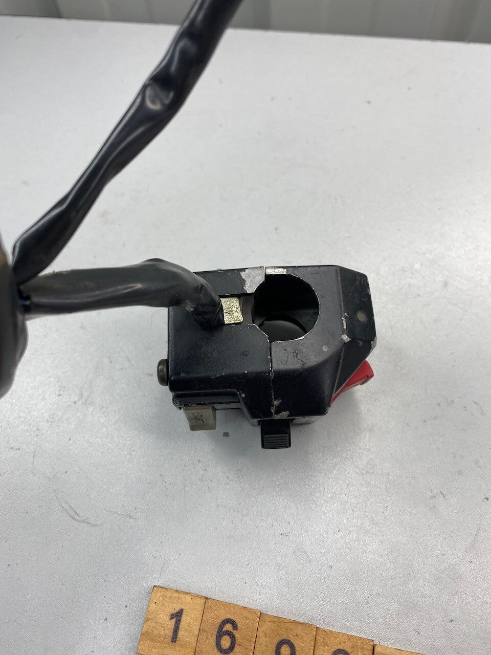 Yamaha FZR250 3LN R/H Handlebar Switch 3EN-83973