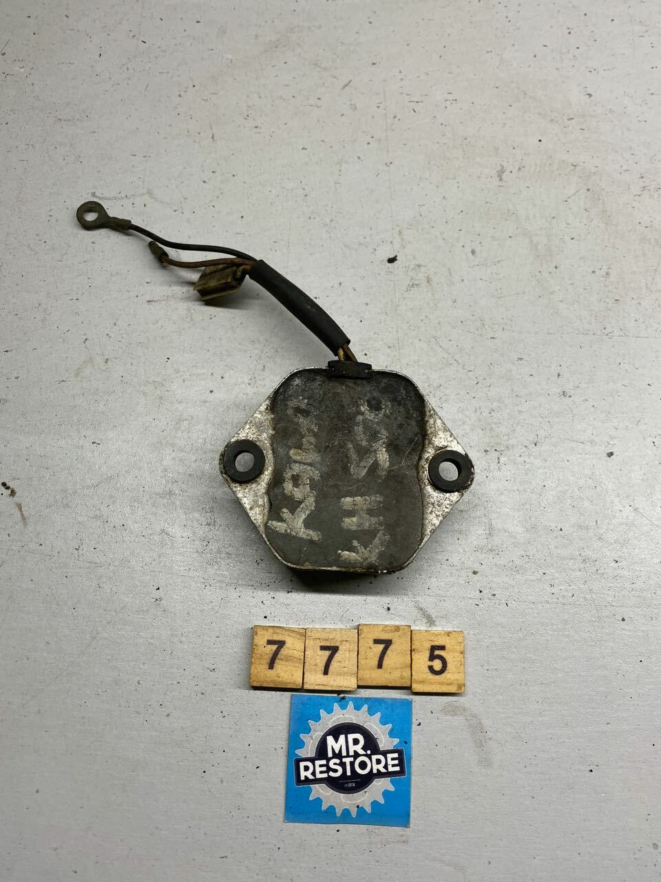 Kawasaki KH250 KH400 KH500 MACH Voltage Regulator