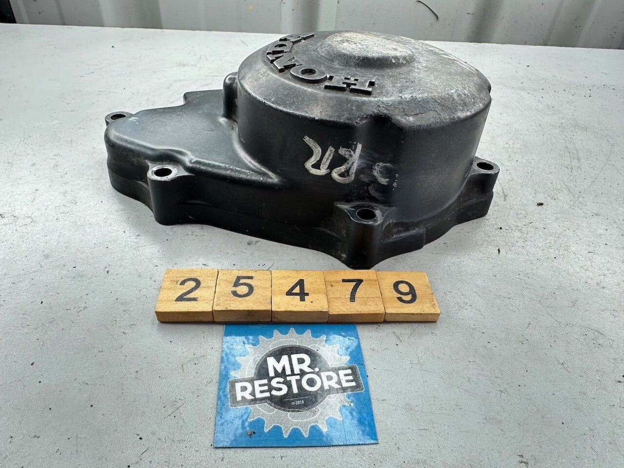 Honda CBR250RR MC22 Generator Stator Rotor Cover 11635-KAZ