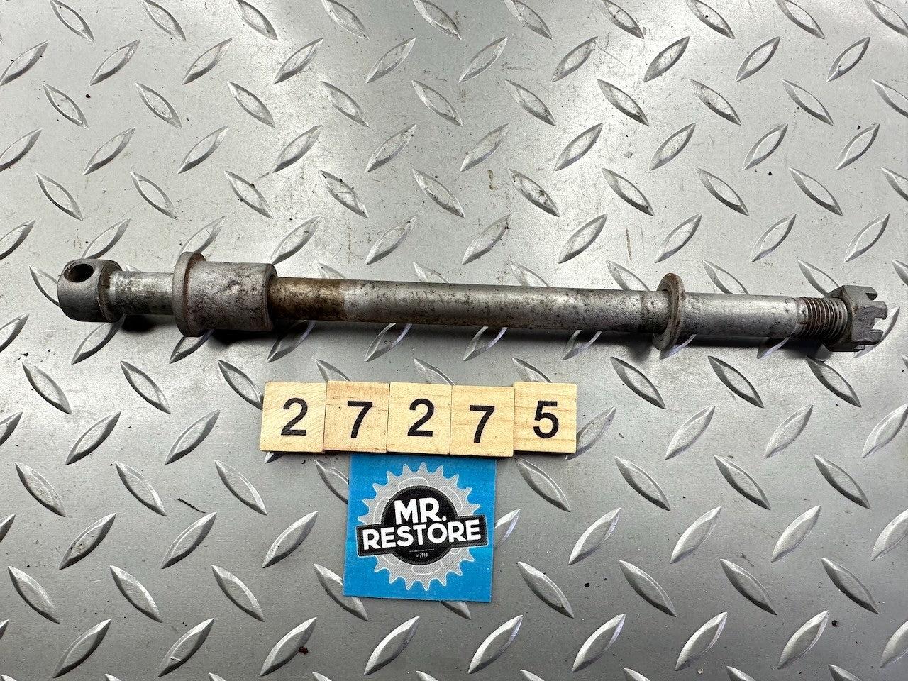 Suzuki SP370 SP400 TS250 TS125 DR500 DR400 Front Axle Spindle 64711-43000