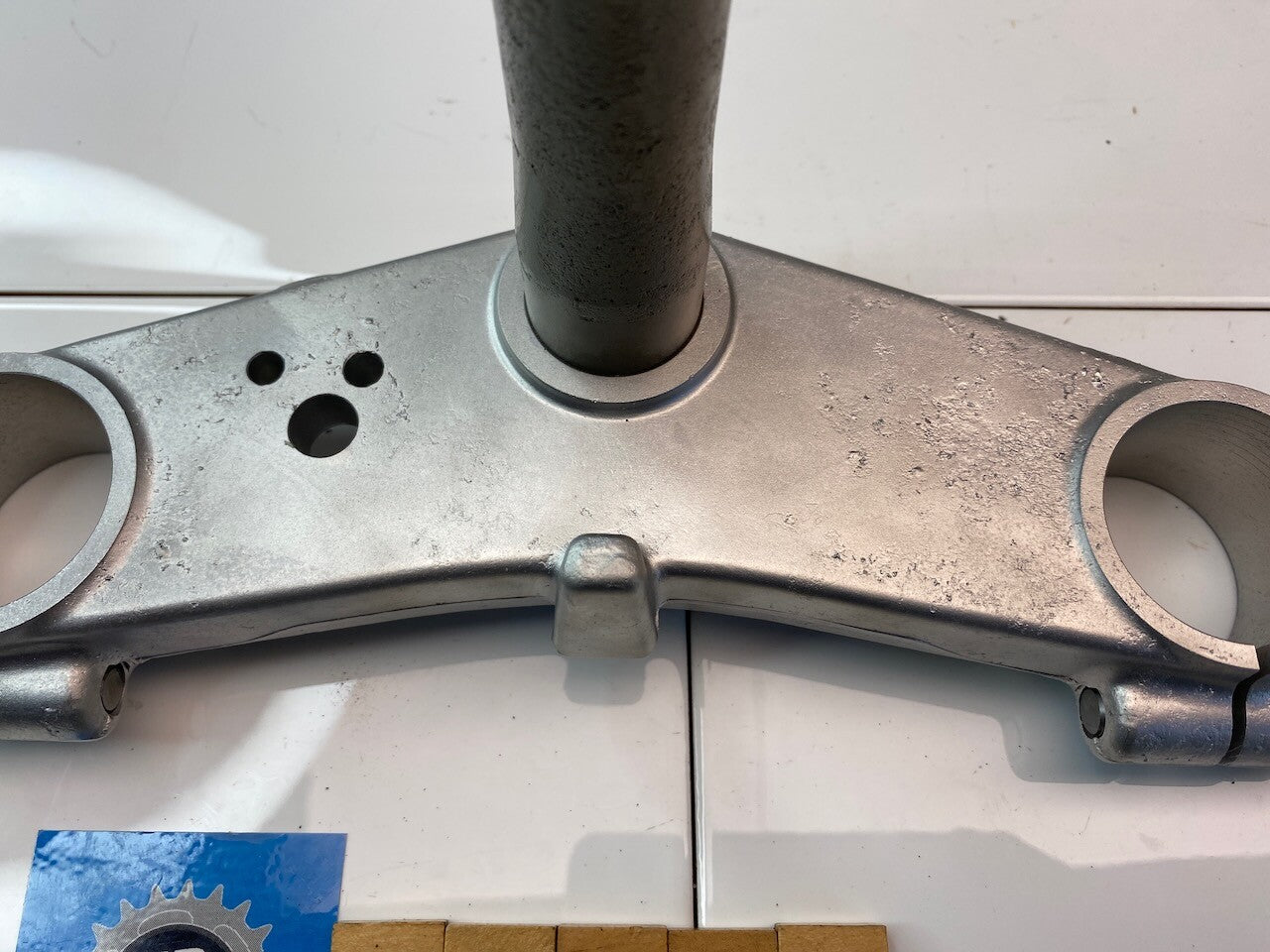 Suzuki GSXR750 G Steering Stem 51410-27A10 (Vapour Blasted)