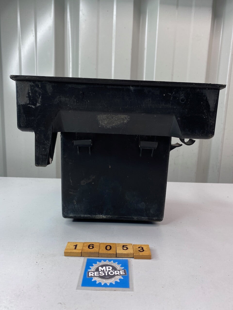 Kawasaki GPZ900 R ZX900 Battery Case Holder 32097-1102