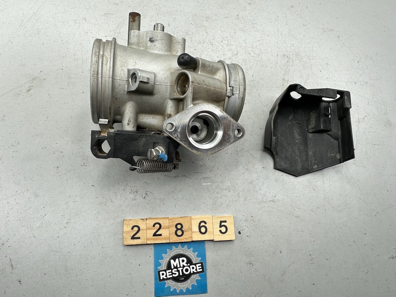 BMW R1200GS / ADV R1200ST R1200R HP2 Left Throttle Valve Housing 13547672731