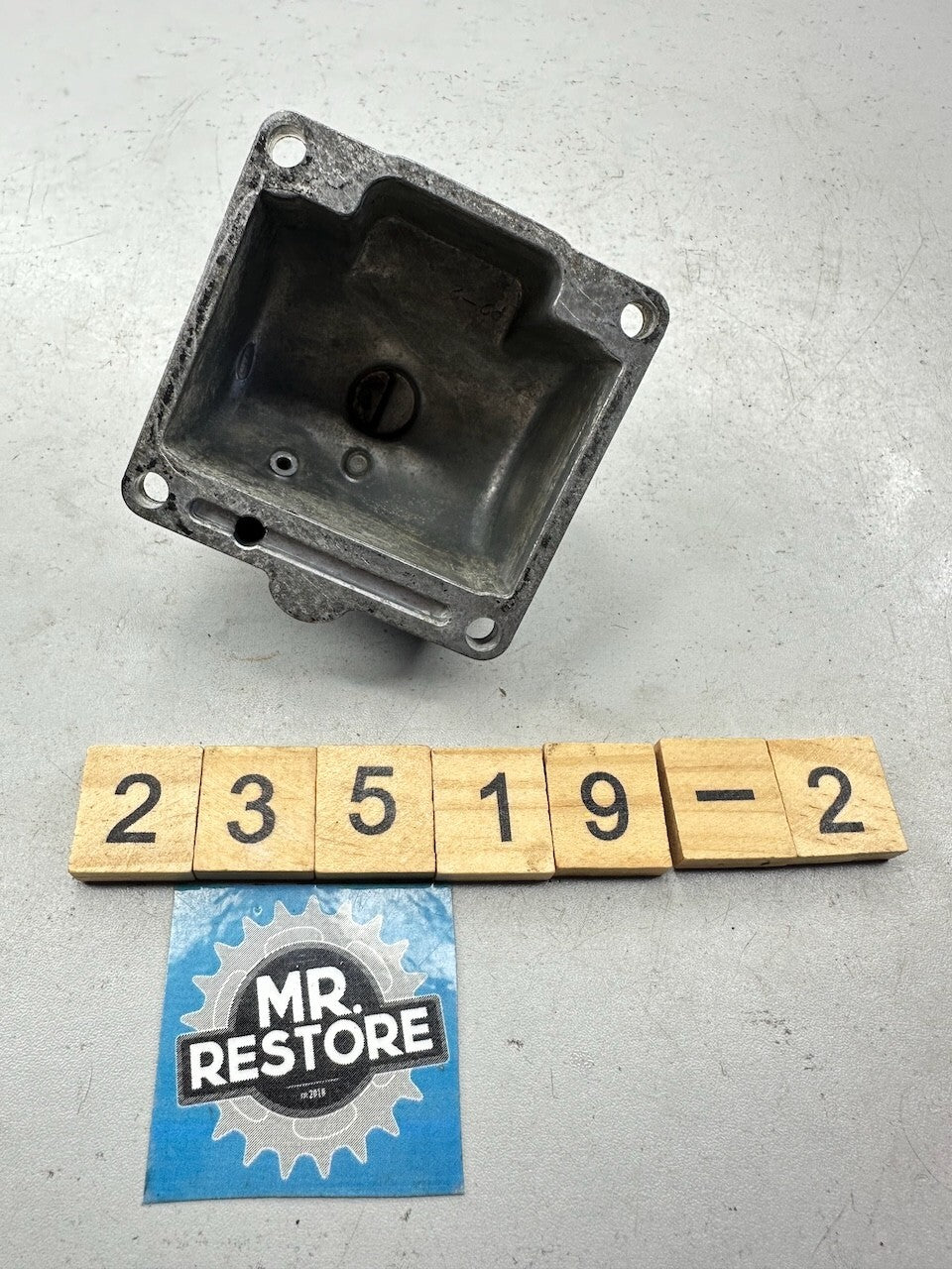 Kawasaki GPZ750 ZX750 Float Chamber Bowl