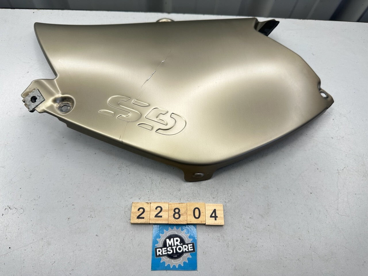 BMW R1200GS ADV '05-13' Right Hand Gold Tank Trim Panel 46637698234