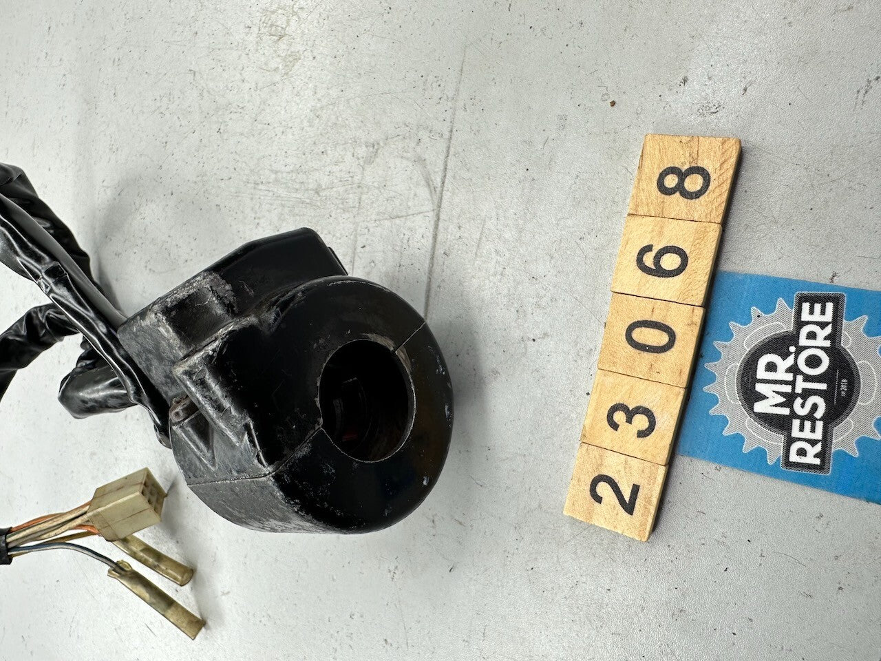 Suzuki GS650 Katana Right Handlebar Switch