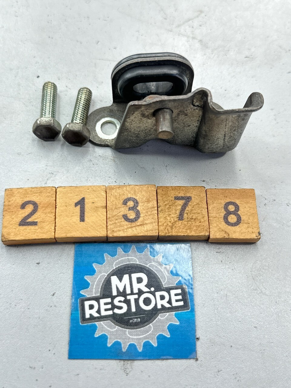Yamaha TZR250 1986-88 1KT 2MA R/H Frame Bracket 6 & OEM Bolts - 1KT-2139H