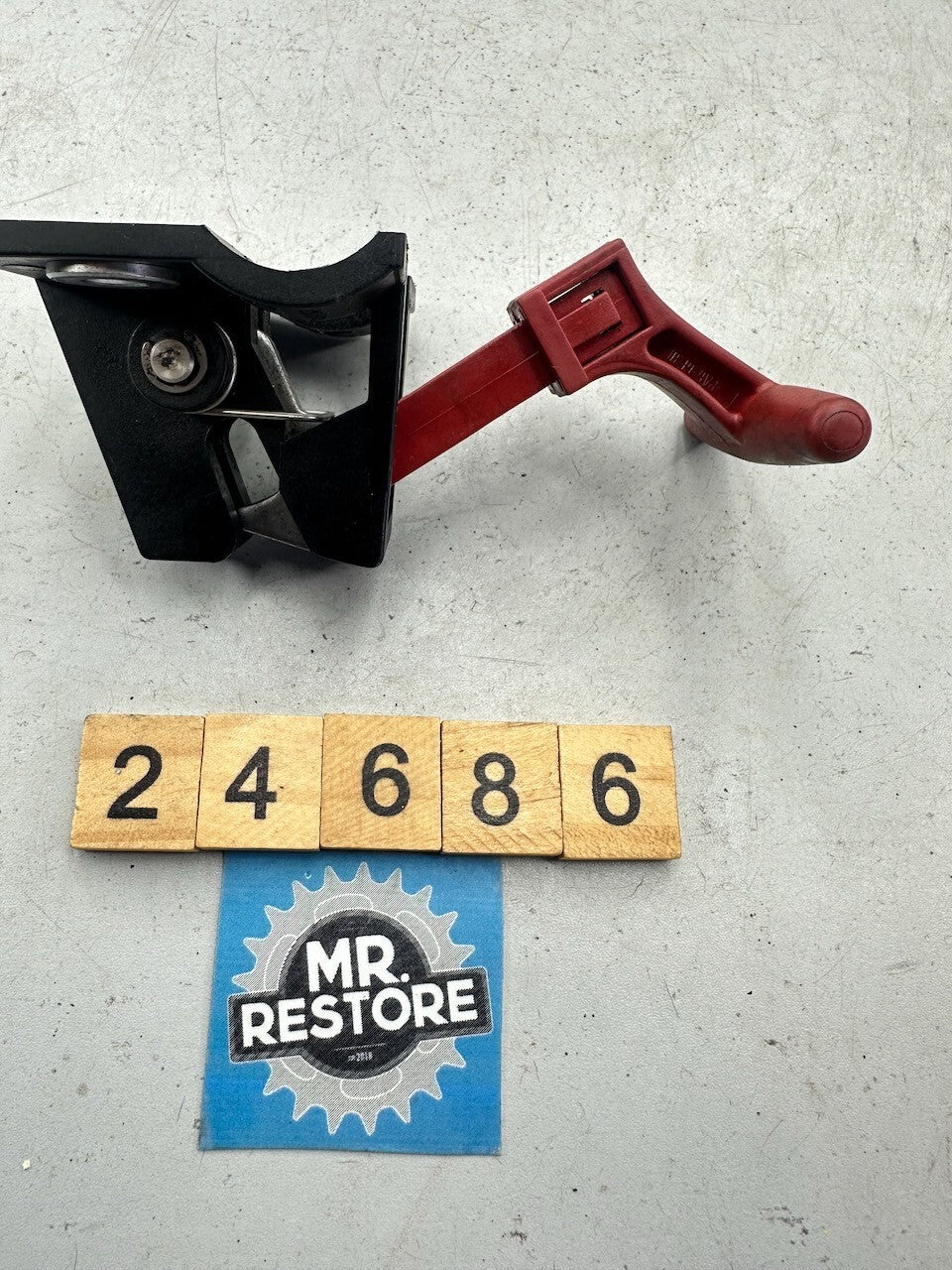 BMW G650GS F650GS R1100S Seat Release Latch Lever 51257650082  52532328565