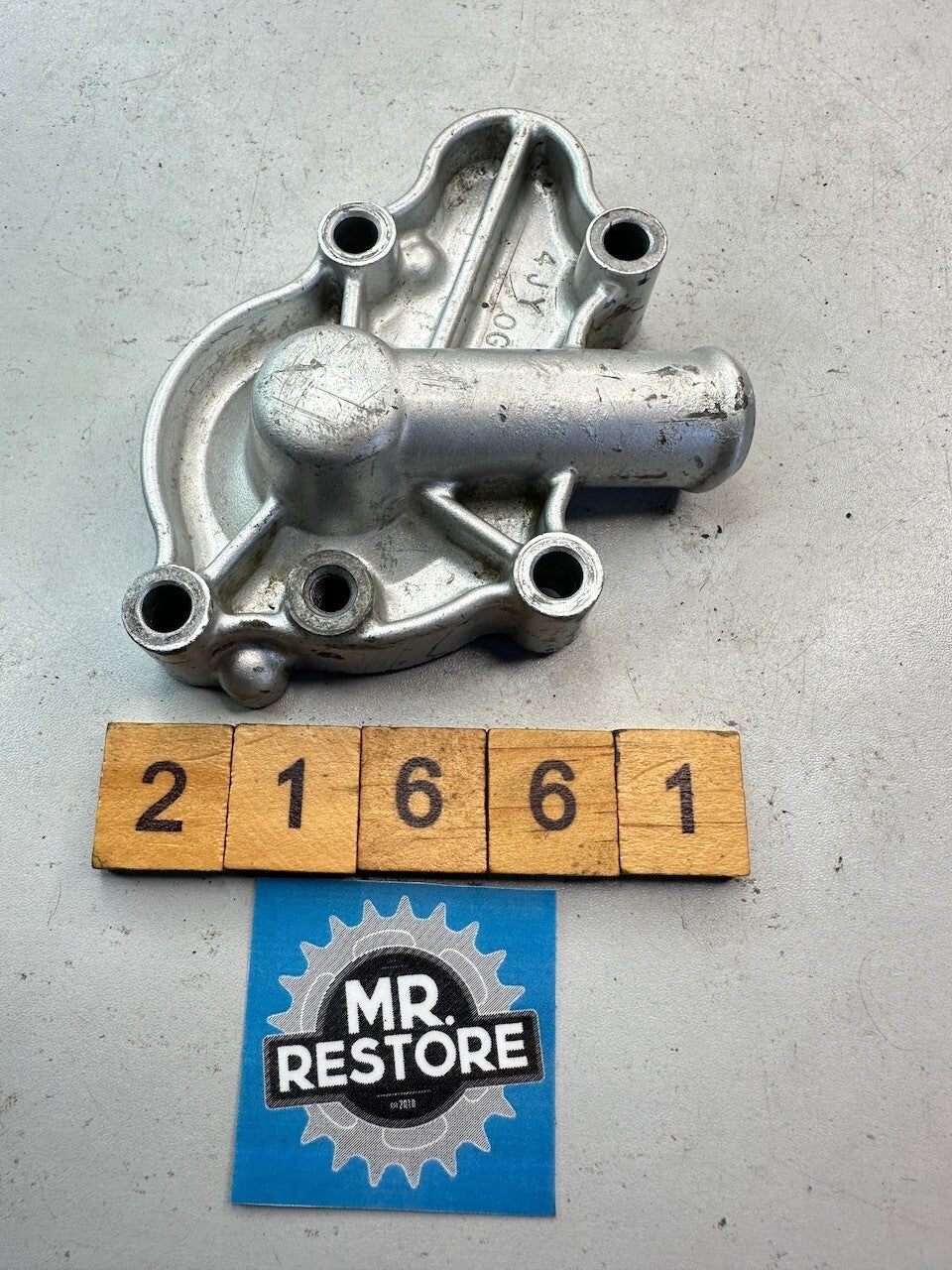 Yamaha YZ125 1994-01 Water Pump Housing Cover 4JY-12422