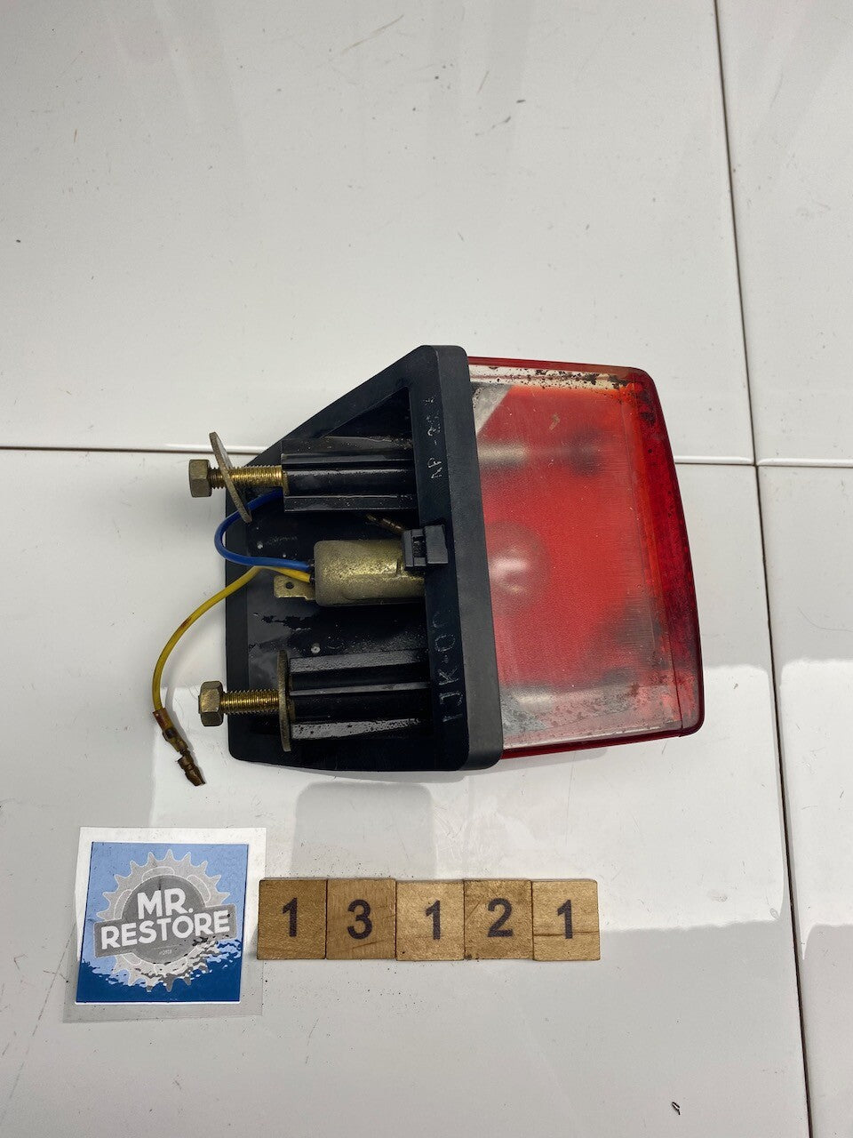 Yamaha FZR250 SDR200 SRX400 Tail Light (tested) OEM 1JK-84710