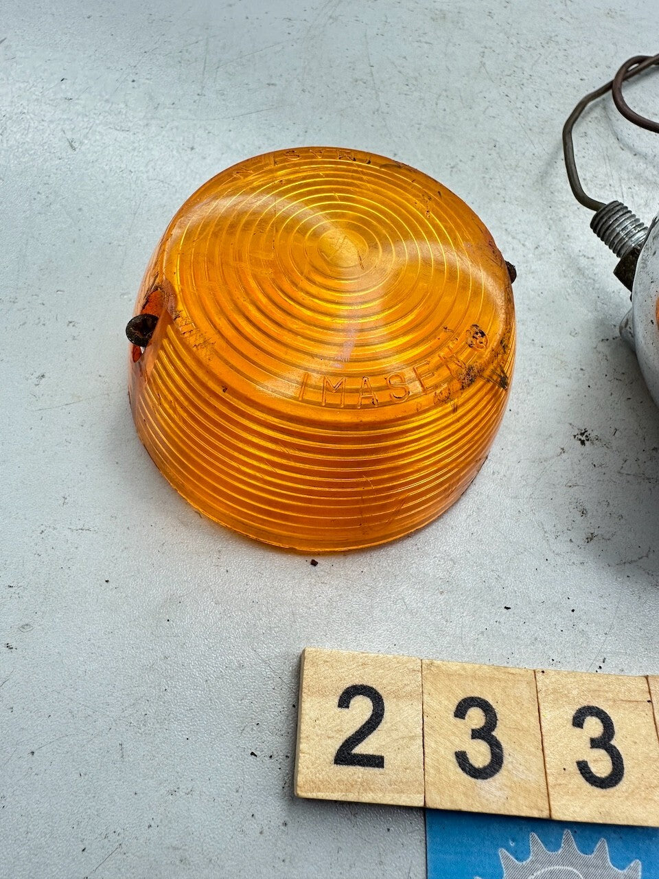 Yamaha Vintage V70 V80 V90 OEM Front Indicator & OEM Lens - 12v Bulb (tested)